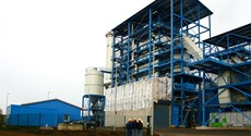Nahaufnahme Silo und Kesselhaus des Biomasseheizkraftwerks Malchin Nahaufnahme Silo und Kesselhaus des Biomasseheizkraftwerks Malchin