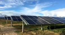 Solarpark Lüptitz Solarpark Lüptitz bei Sonne und Wolken
